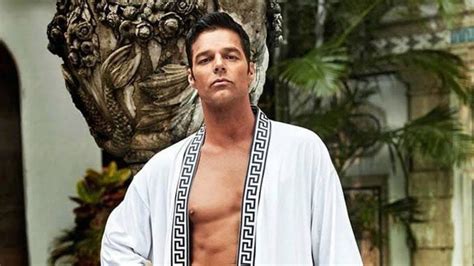 ricky martin foto versace|american crime story versace netflix.